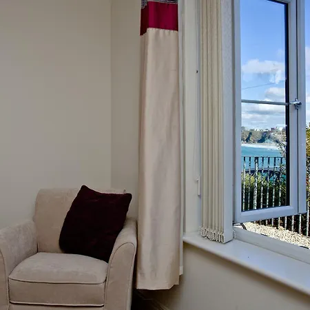 1 Harbour View *